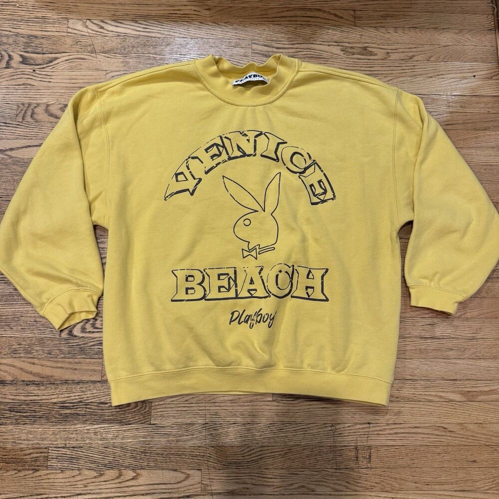 Playboy X PacSun Venice Beach Crewneck Sweatshirt Size M Yellow Bunny Oversized
